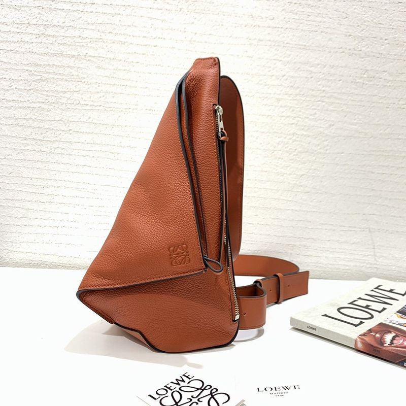 世界中で大人気♪ロエベ ショルダーバッグ コピー アントン スリング Anton Sling カーフスキン B511A09X06激安送料無料