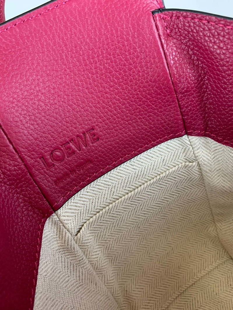 累積売上総額第１位！ロエベ ハンモック 偽物 ドローストリング ショルダーバッグ lof12278代引きを販売