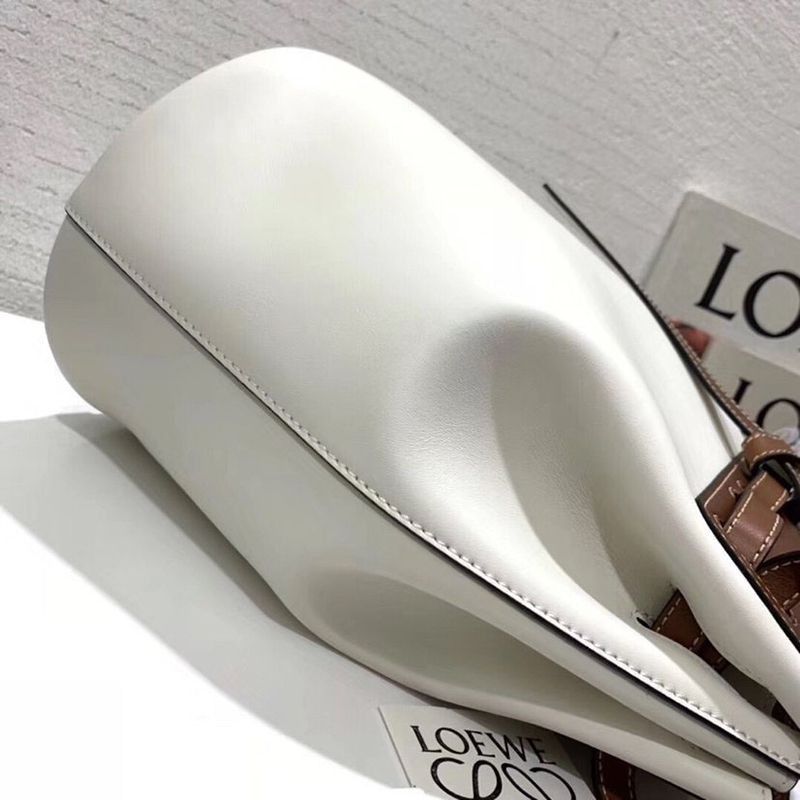 【日本未発売】ロエベ Lazo Bucket bag Black ラゾ バケットバック スーパーコピー lof24321激安送料無料