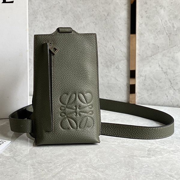 稀少ロエベ バーティカル Tポケット グレインカーフ 偽物 loi47625高い品質