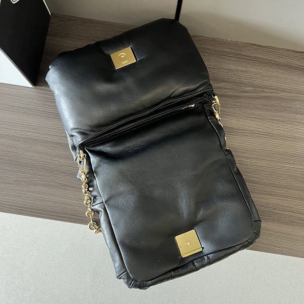 超希少！ロエベ Goya Puffe ナッパ ラムスキン コピー ショルダーバッグ lok49250高い品質