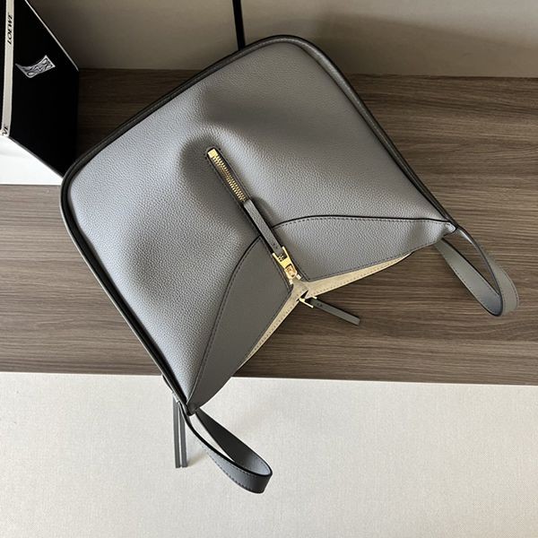 ロエベ ハンモック コピー Hammock Small Bag Lapistal スペチアーレ lol37678最高級