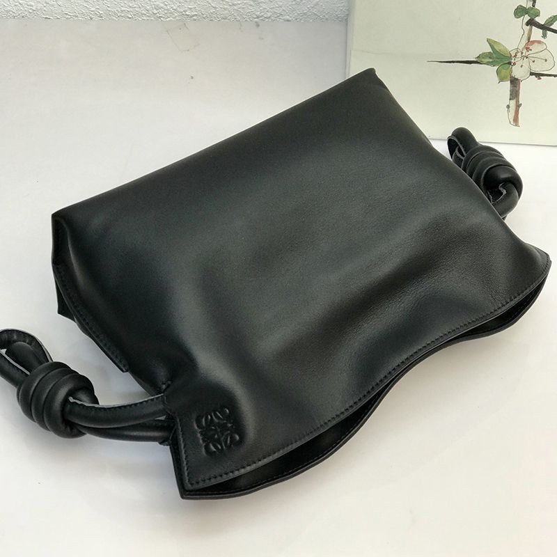 日本未入荷新作★ロエベ コピー★フラメンコ クラッチ ミニ ナパ カーフスキン lom42588高い品質