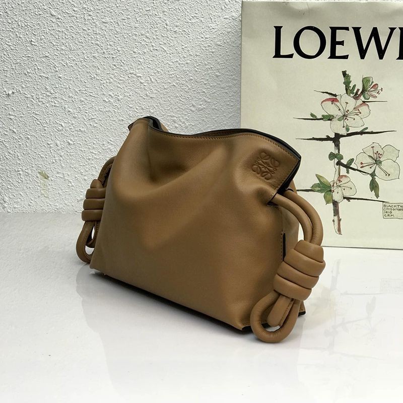 大人気!!新色★ロエベ★フラメンコ クラッチ ミニ ナパ カーフスキン 偽物 lom62119通販