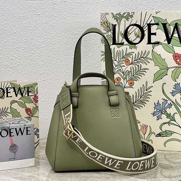 新作限定 ロエベ ハンモック コピー ナゲット  ショルダーストラップ付 lom87072
