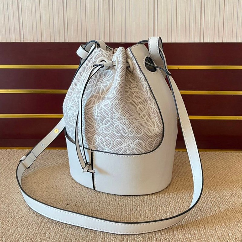 関税負担なし ロエベ バルーンバッグ コピー 2wayバッグ ショルダーバッグ loo11177 トートバッグ ショルダーバッグ アナグラム高い品質