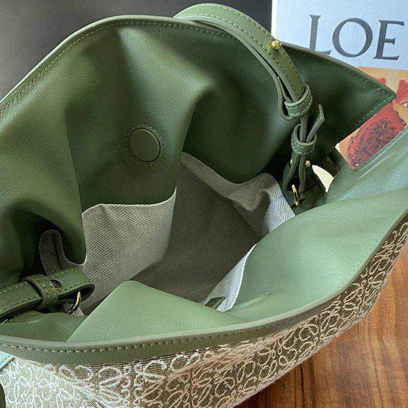 希少色 【ロエベ】フラメンコクラッチ コピー アナグラムジャカード lop57014代引きを販売