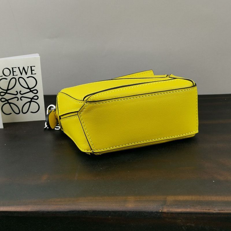 セール新作ロエベ★クラシッパズルナノバッグ 偽物★Puzzle nano bag lop84083高い品質