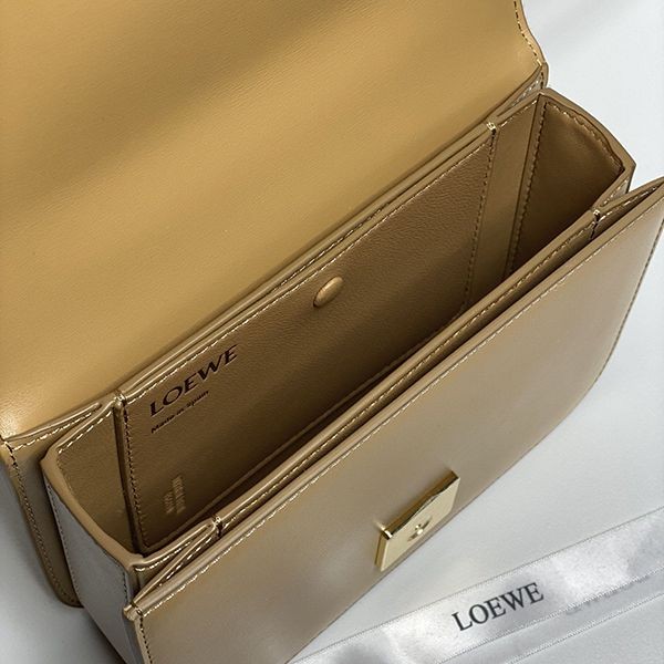 超限定♪ロエベ アナグラム コピージャカード ショルダーバッグ loq14717N級品