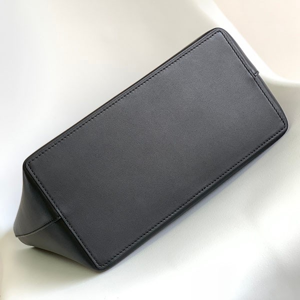 日本未入荷 ロエベ トートバッグ コピーアナグラム スモール loq62366代引きを販売