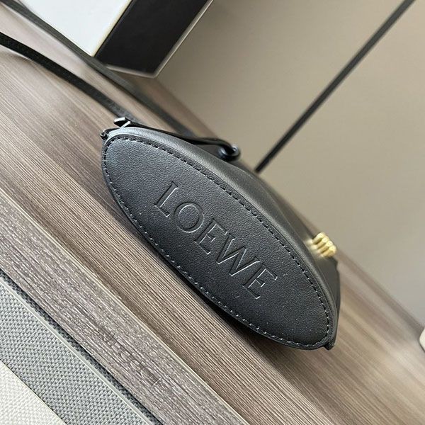 【最新】ロエベ アナグラムレザーショルダーバッグ 偽物 lou89650激安送料無料