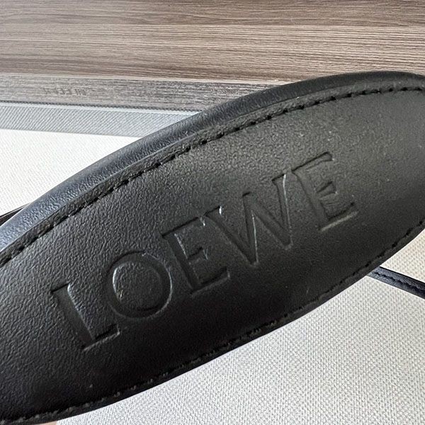 【最新】ロエベ アナグラムレザーショルダーバッグ 偽物 lou89650最高級