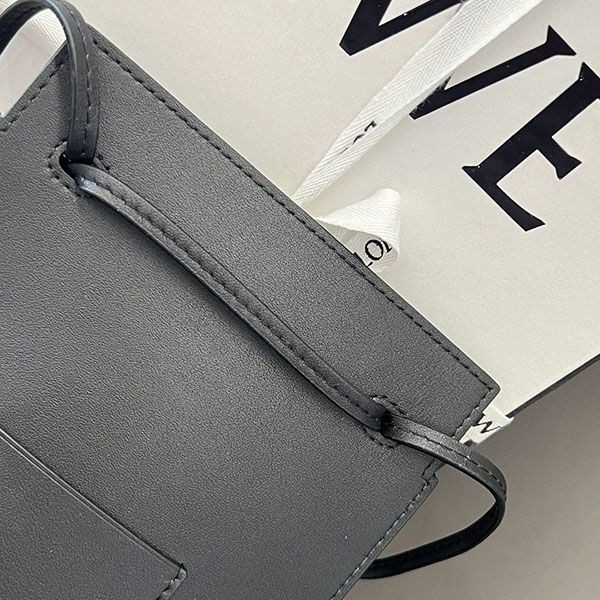 【最新】ロエベ アナグラムレザーショルダーバッグ 偽物 lou89650代引きを販売