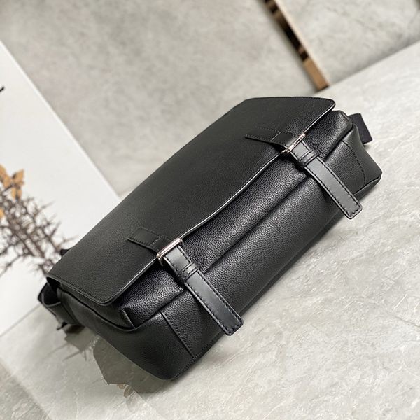 定番​ロエベ ミリタリー メッセンジャーバッグ コピー lov25204高い品質