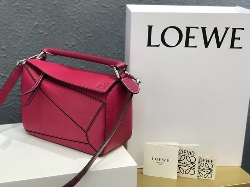 世界中で大人気♪ロエベ パズルバッグ スーパーコピー トリカラー ショルダーバッグ lov78566激安送料無料