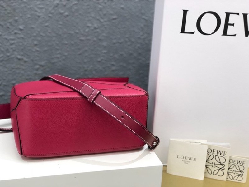 世界中で大人気♪ロエベ パズルバッグ スーパーコピー トリカラー ショルダーバッグ lov78566人気