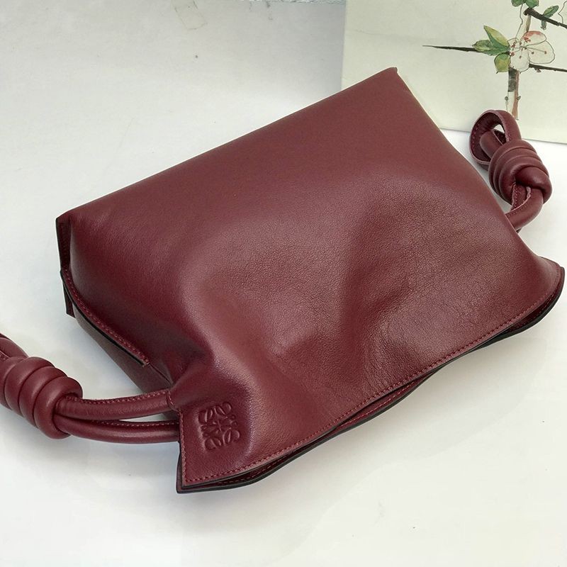 目を惹くカラー新作★ロエベ 偽物★フラメンコ クラッチ ミニ ナパ カーフスキン loy46384高い品質