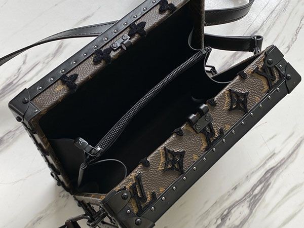 日本未入荷 ルイヴィトン ソフトトランク 偽物 クラッチ ボックス モノグラム ショルダーバッグ M20233品質保証