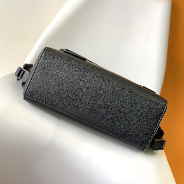 セレブ多数愛用ルイヴィトン ファストライン・バッグパック コピー M21367高い品質
