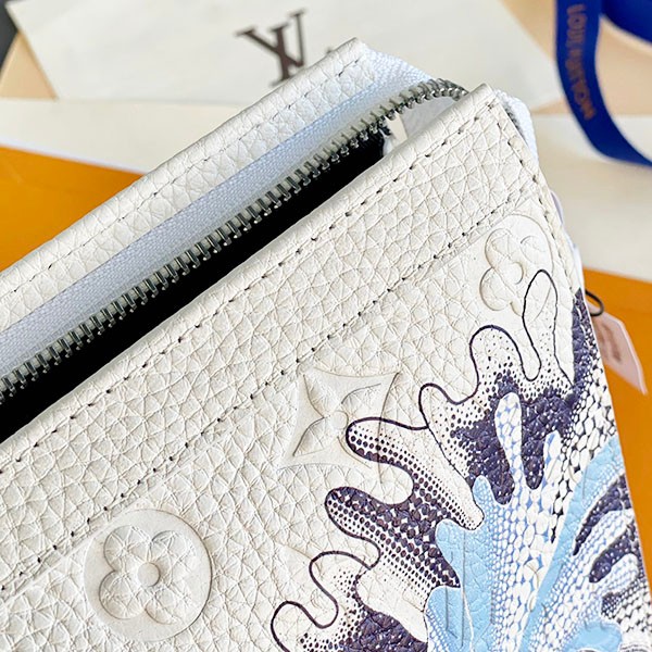 ルイヴィトン クラッチバッグ 偽物★人気コラボ LV × YK ポシェットヴォワヤージュ M21681代引きを販売