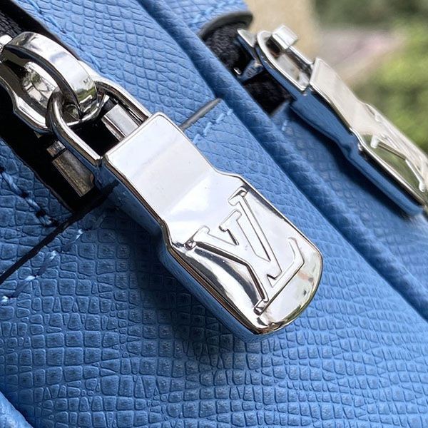 ルイヴィトン バムバッグ 偽物 アウトドアボディバッグ M30748N級品