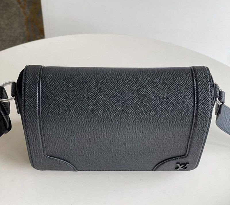 希少品【ルイヴィトン】ニュー・フラップメッセンジャーバックコピー M30807人気