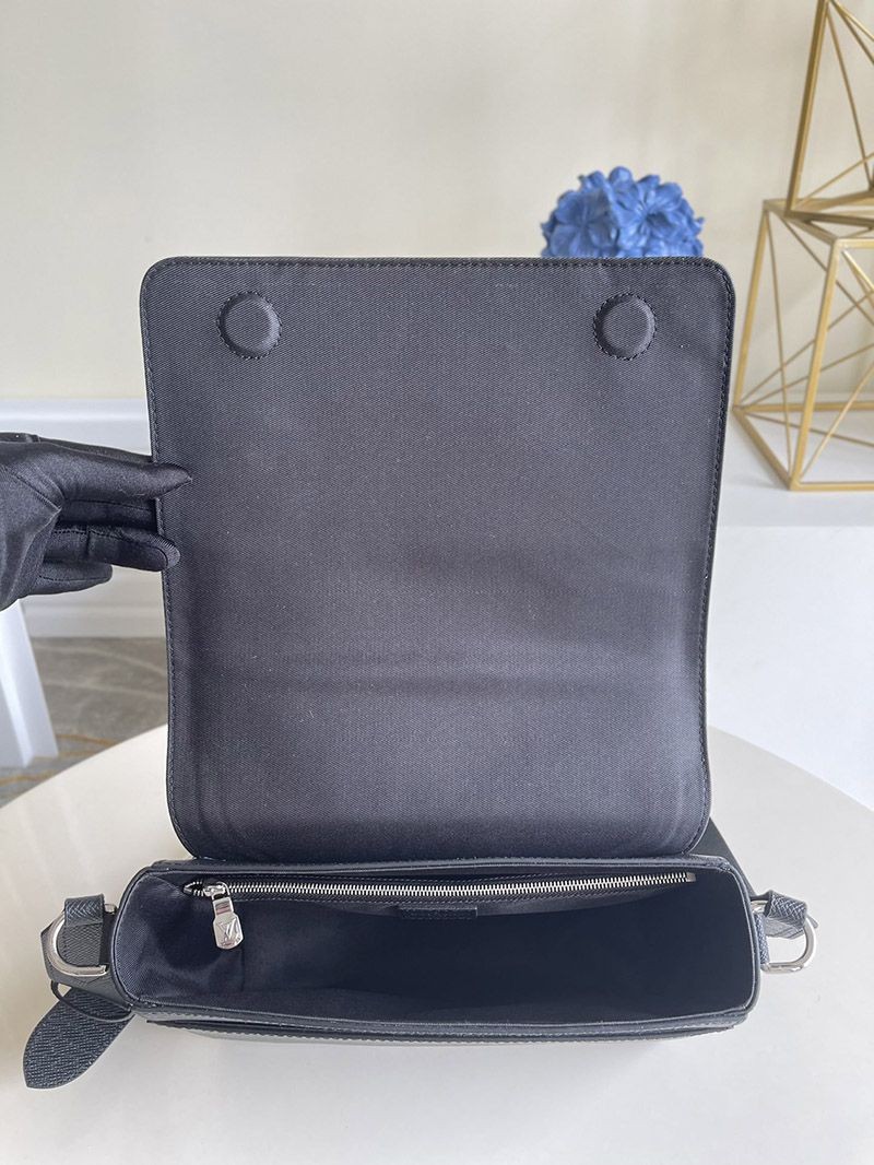 希少品【ルイヴィトン】ニュー・フラップメッセンジャーバックコピー M30807代引きを販売
