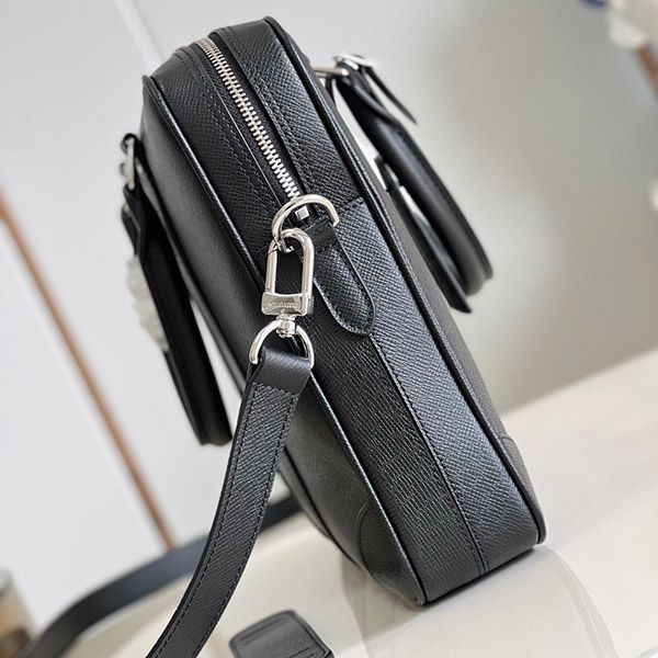 一目惚れ♪ルイヴィトン 新作 タイガ ビジネスバッグ 偽物 黒 M30925激安送料無料