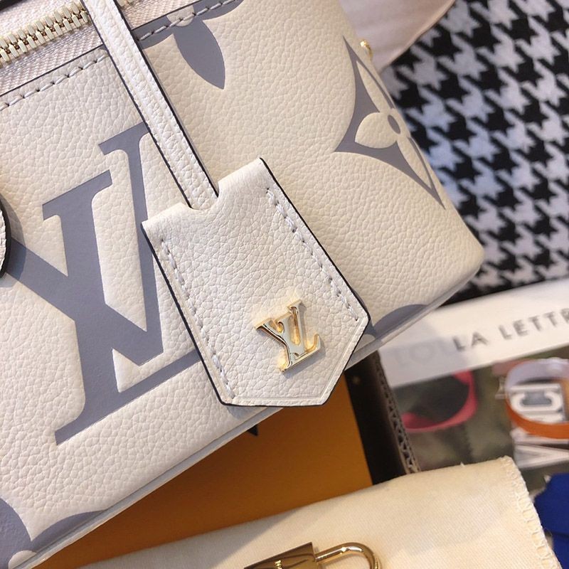 ♡白が上品で可愛い♡ルイヴィトン バッグ バニティ偽物PM M45599高い品質