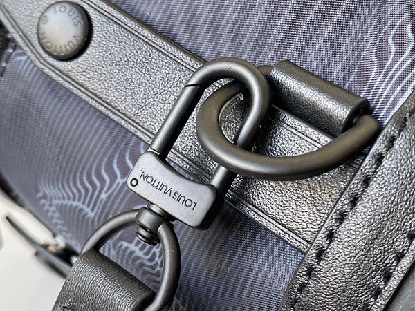 大人気！ルイヴィトン パック コピー モノグラム エクスパンダブル ポロション ショルダー M45604N級品