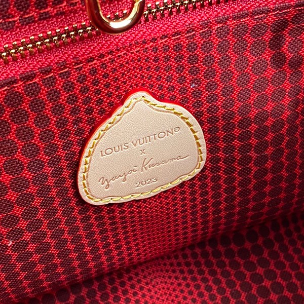 ルイヴィトン × 草間彌生 LV × YK コピー オンザゴー PM M46380代引きを販売