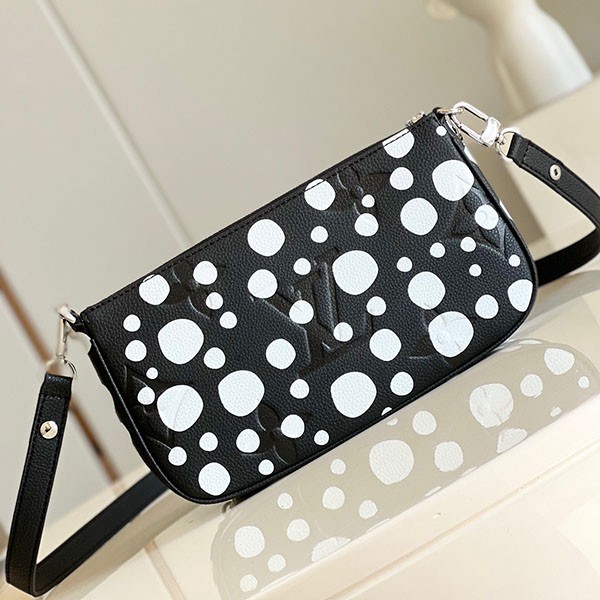 【信用第一】LV × YK コピー ミュルティポシェットアクセソワール M46410人気