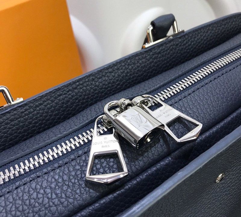 ☆超人気☆【ルイヴィトン】 ビジネス偽物・ショルダーバッグ M55228N級品