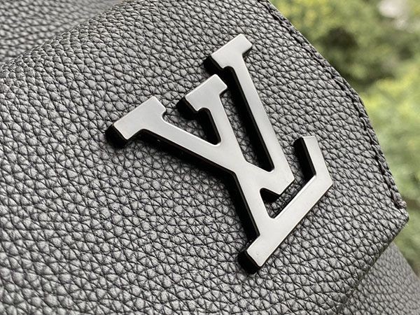 ルイヴィトン バックパック コピー タイガ アエログラム ブラック リュック M57079人気