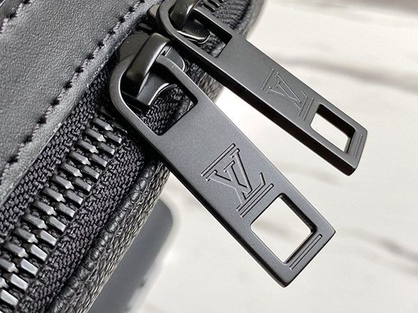 ルイヴィトン バックパック コピー タイガ アエログラム ブラック リュック M57079最高級