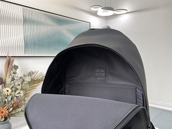 ルイヴィトン バックパック コピー タイガ アエログラム ブラック リュック M57079代引きを販売