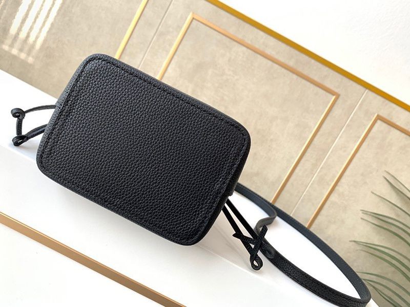 入手困難ルイヴィトン ナノ ロックミーバケット コピー ロックミー ショルダーバッグ M68709高い品質