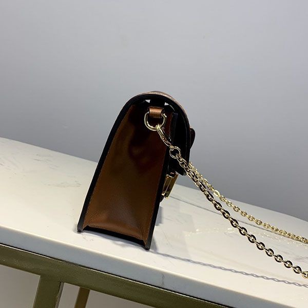 ★ルイヴィトン ショルダーバッグ 偽物★モノグラム ポルトフォイユ ドーフィーヌ M68746高い品質