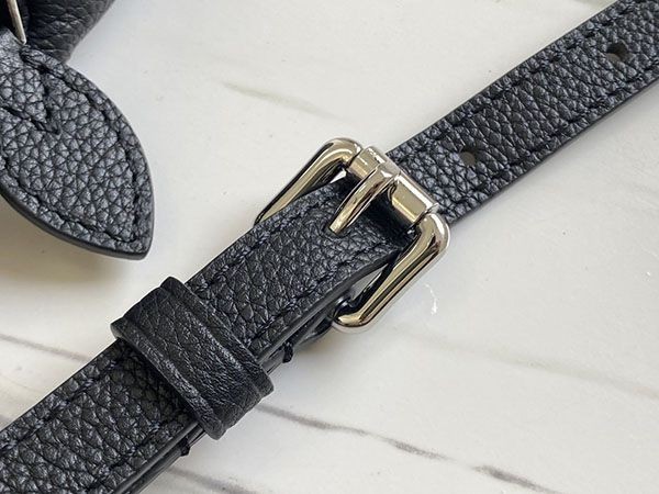 送料込ルイヴィトン ショルダーバッグ コピー★マヒナ スカラ ミニ ポーチ レザー M80093N級品