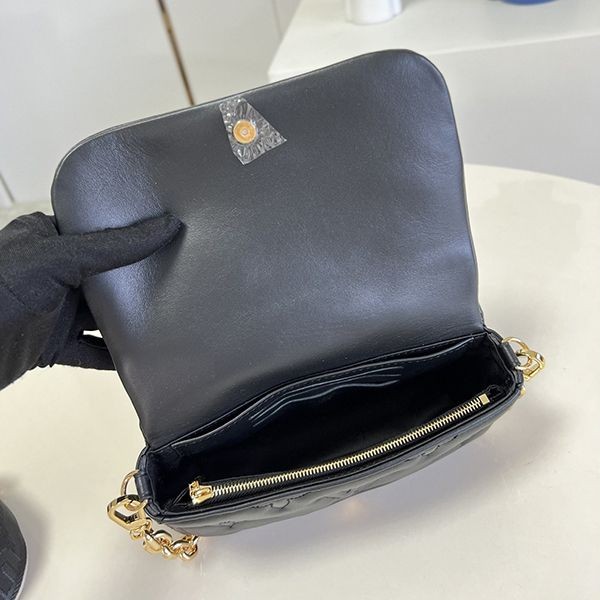 ☆超人気☆​ルイヴィトン★ウォレットオンストラップ バブルグラム レザー 偽物 M81398人気