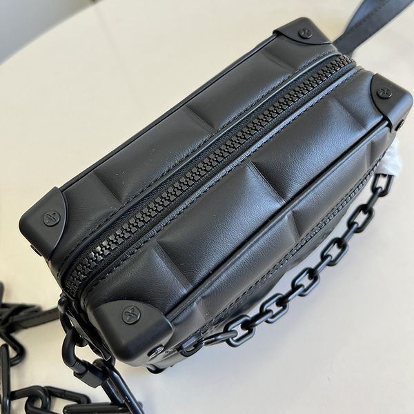超話題!ルイヴィトン ミニ・ソフトトランク ショルダーバッグ コピー M81611人気