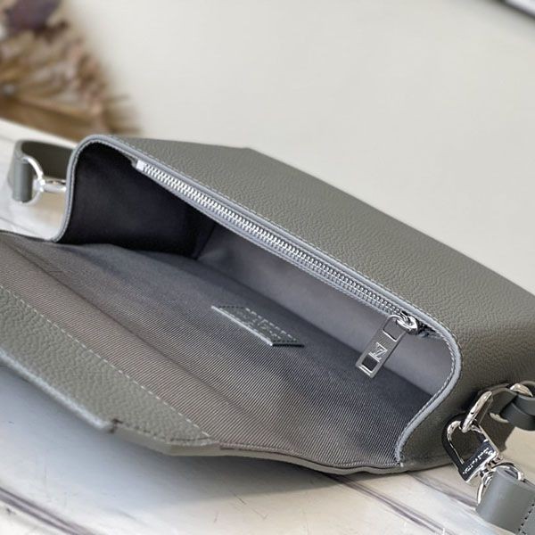 ギフトに最適ルイヴィトン ウエアラブルウォレット ショルダーバッグ コピー M82086人気