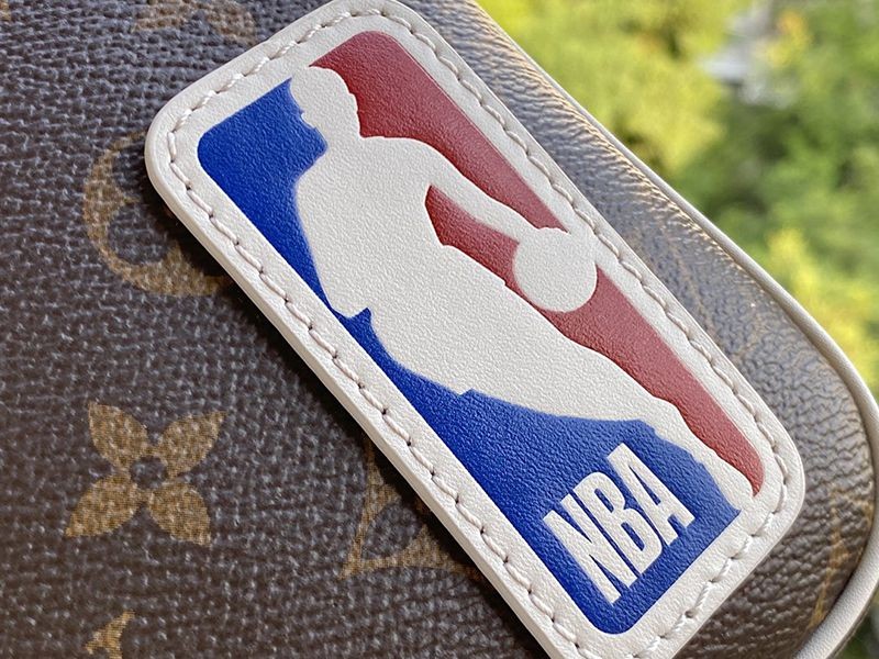 希少色ルイヴィトン x NBA コラボ NIL メッセンジャー コピー ショルダーバッグ★モノグラム M85143人気