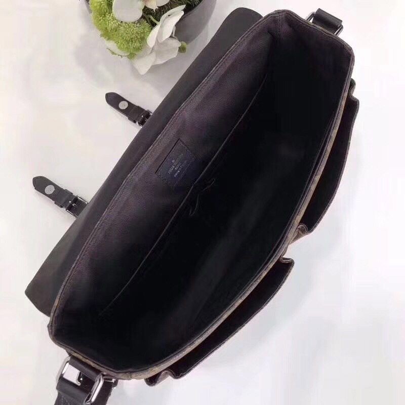 入手困難ルイヴィトン ショルダーバッグ クリストファーメッセンジャー モノグラム グラフィット vuv05938N級品