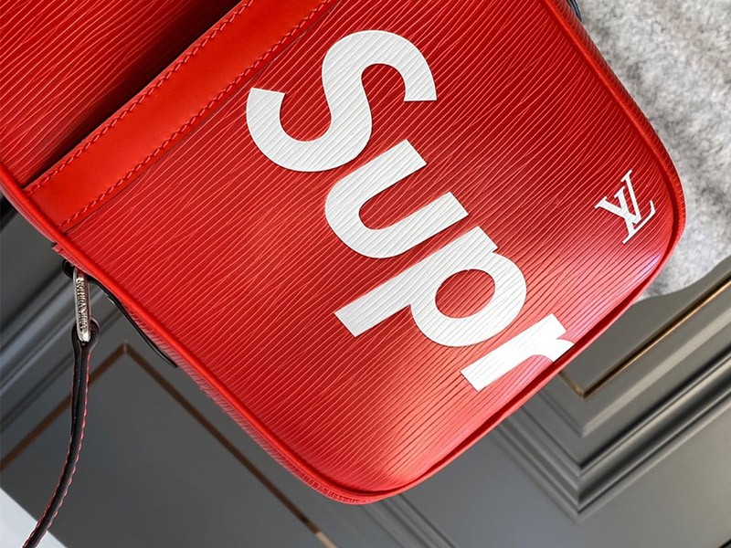 21-22AW 新作 シュプリーム ​ルイヴィトン ショルダーバッグ 偽物 Leather Danube PM Shoulder Bag Red 赤 vue71778高い品質