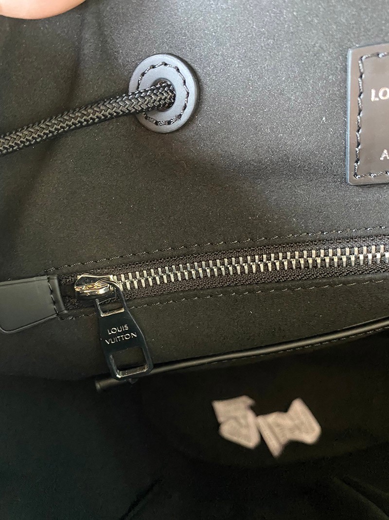 ルイヴィトン シュプリーム リュック コピー PM Epi Backpack 大人気！最新！シュプリーム ヴィトン コピー リュック vui94173品質保証