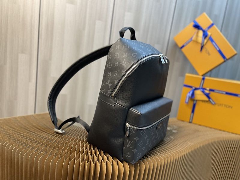 春もの新作ルイヴィトン ディスカバリーバックパック コピー★タイガ・レザー モノグラム vuj60474通販