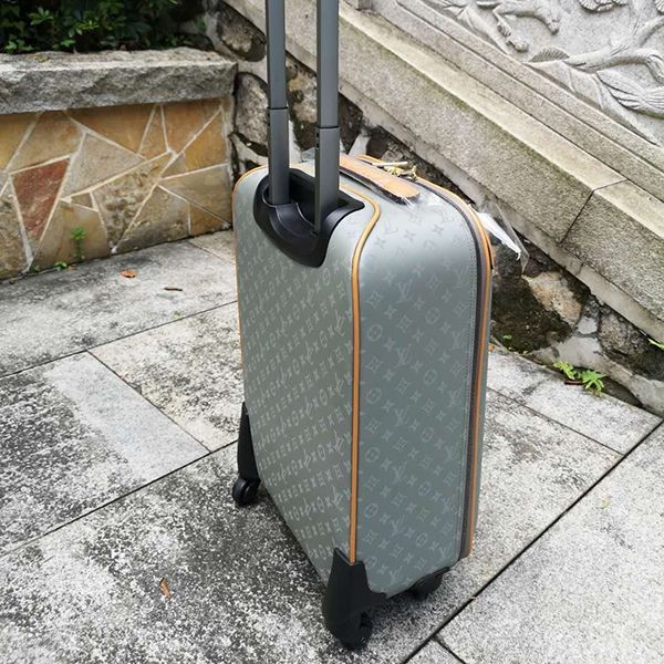 入手困難ルイヴィトン ホライゾン スーツケース コピー 2サイズ vuk57441高い品質
