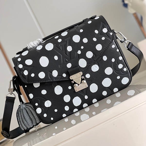 注目★LV ×草間彌生ポシェットメティス MM コピー ショルダーバッグ vuy11401通販
