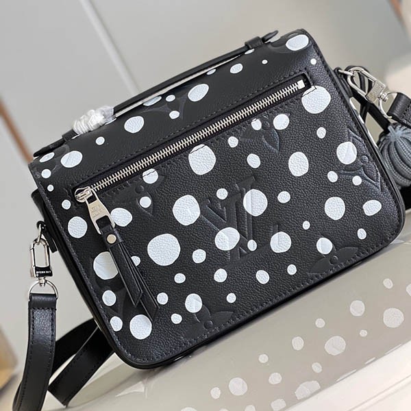 注目★LV ×草間彌生ポシェットメティス MM コピー ショルダーバッグ vuy11401N級品